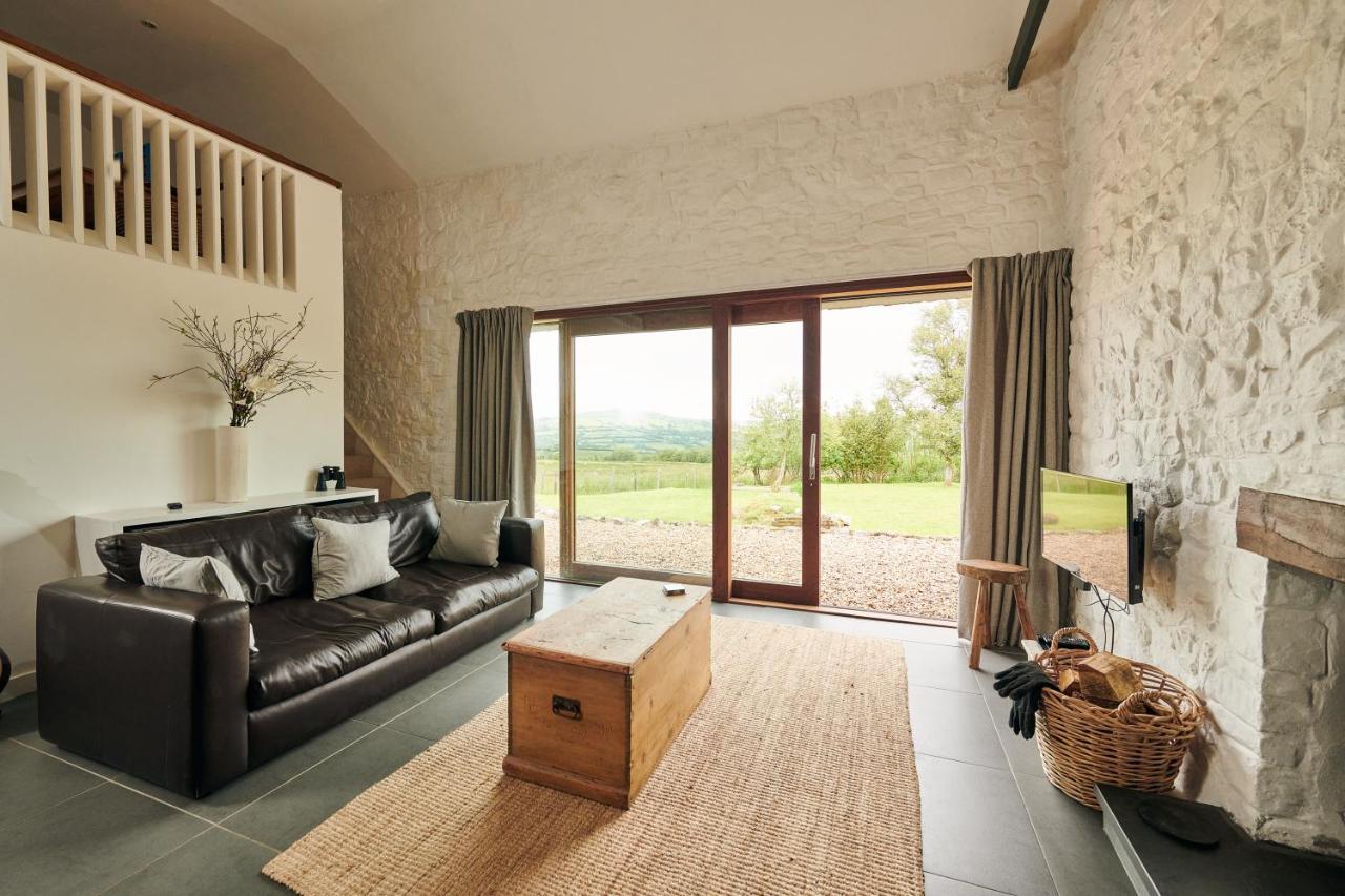 Wildhaven- Idylic Rural Farmhouse With Log Burner And Countryside Views Gwynfe Dış mekan fotoğraf